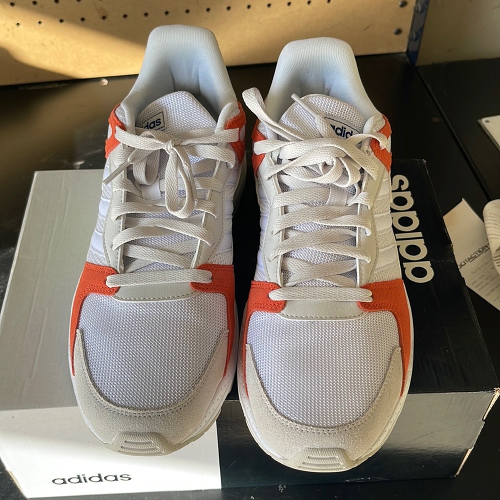 Men’s Adidas Chaos cloudfoam sneakers.  Worn once. Excellent condition.